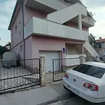 Jan 1 Apartamento *