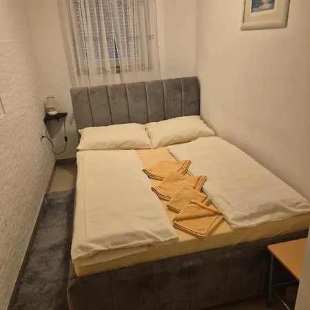 Jan 1 Apartamento *