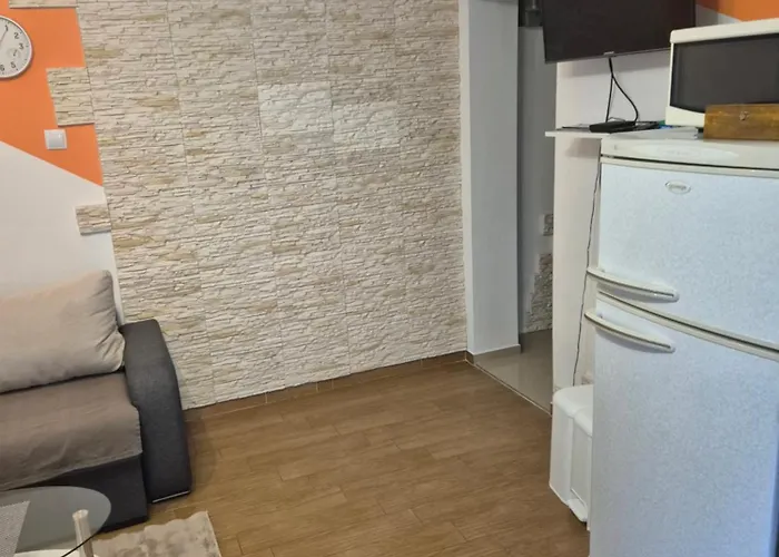Jan 1 Apartment *